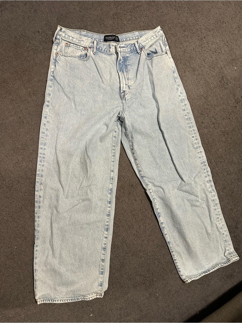 Abercrombie & Fitch Authentic Regis Ultra Baggy Jeans Light Wash 38W 32L